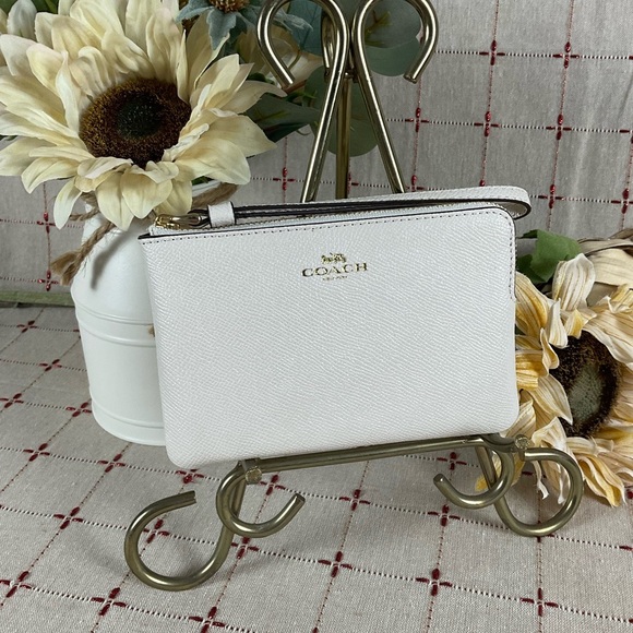 Coach Handbags - COACH Leather Ivory Corner Zip Wristlet Clean Beauty Goldenrod Lining New